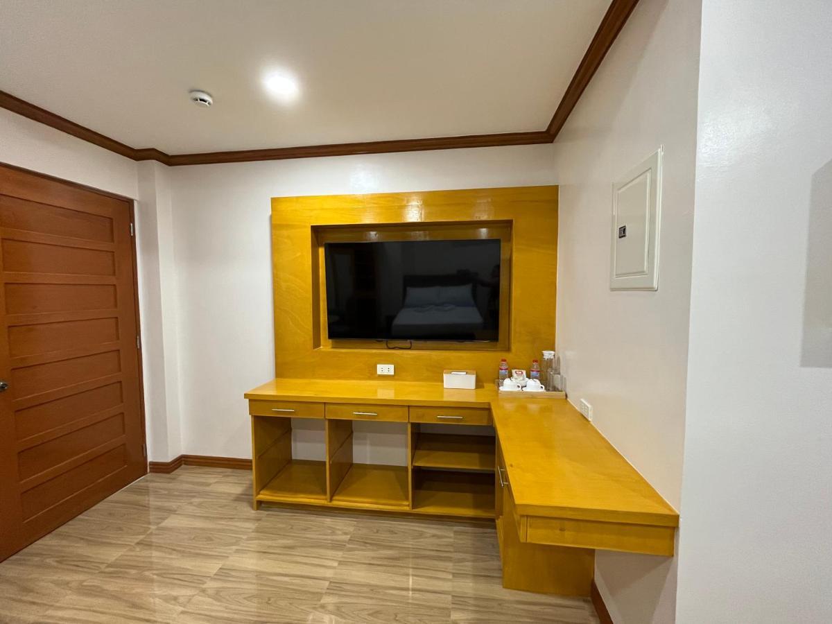 The Legacy Hotel Tayabas Экстерьер фото